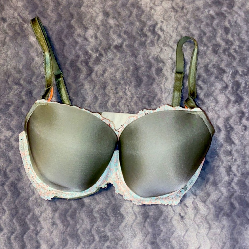 Victoria’s Secret 32DDD Bra
